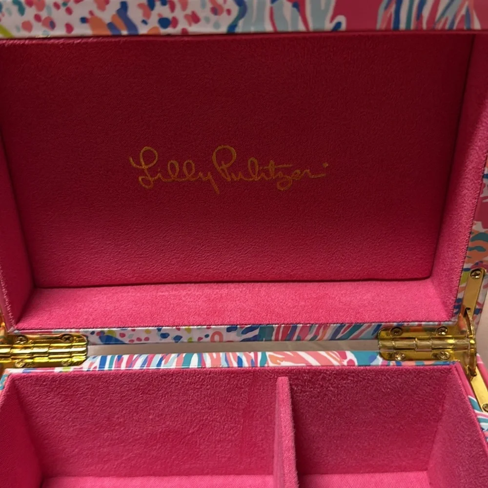 Lilly Pulitzer lacquer jewelry box in dragonfruit sunken treasure NWOT